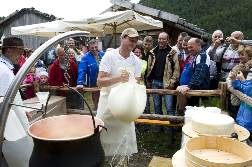 Festa del Latte Alto Adige, produzione di formaggio artigianale